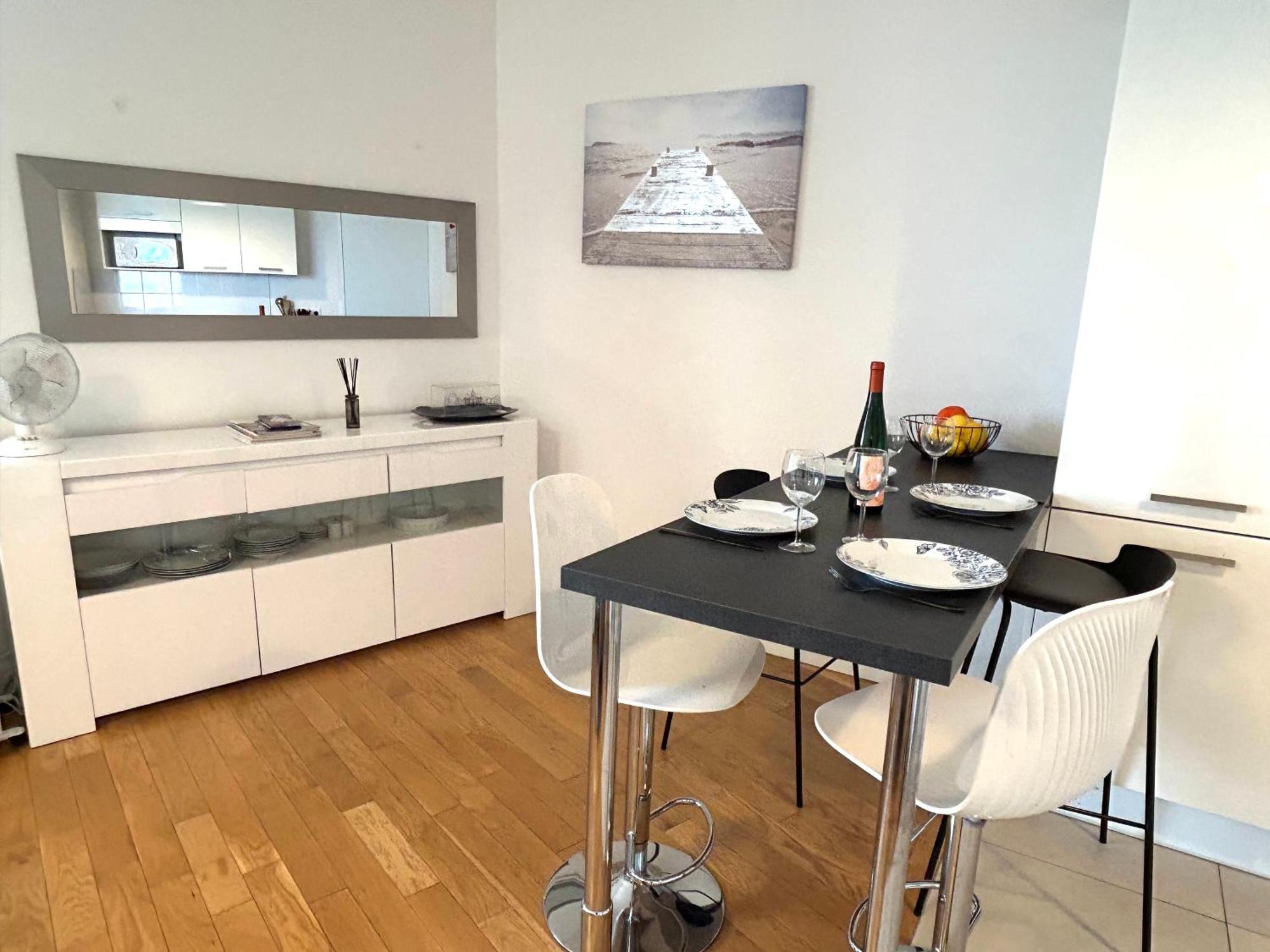 Des Batignolles Apartment